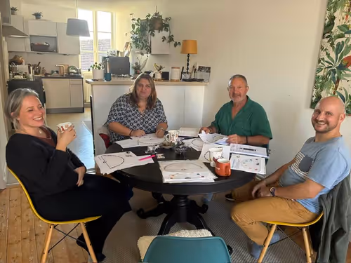 Photo d'un atelier pendule avec Isabelle Troussicot - Magnétiseuse Energéticienne