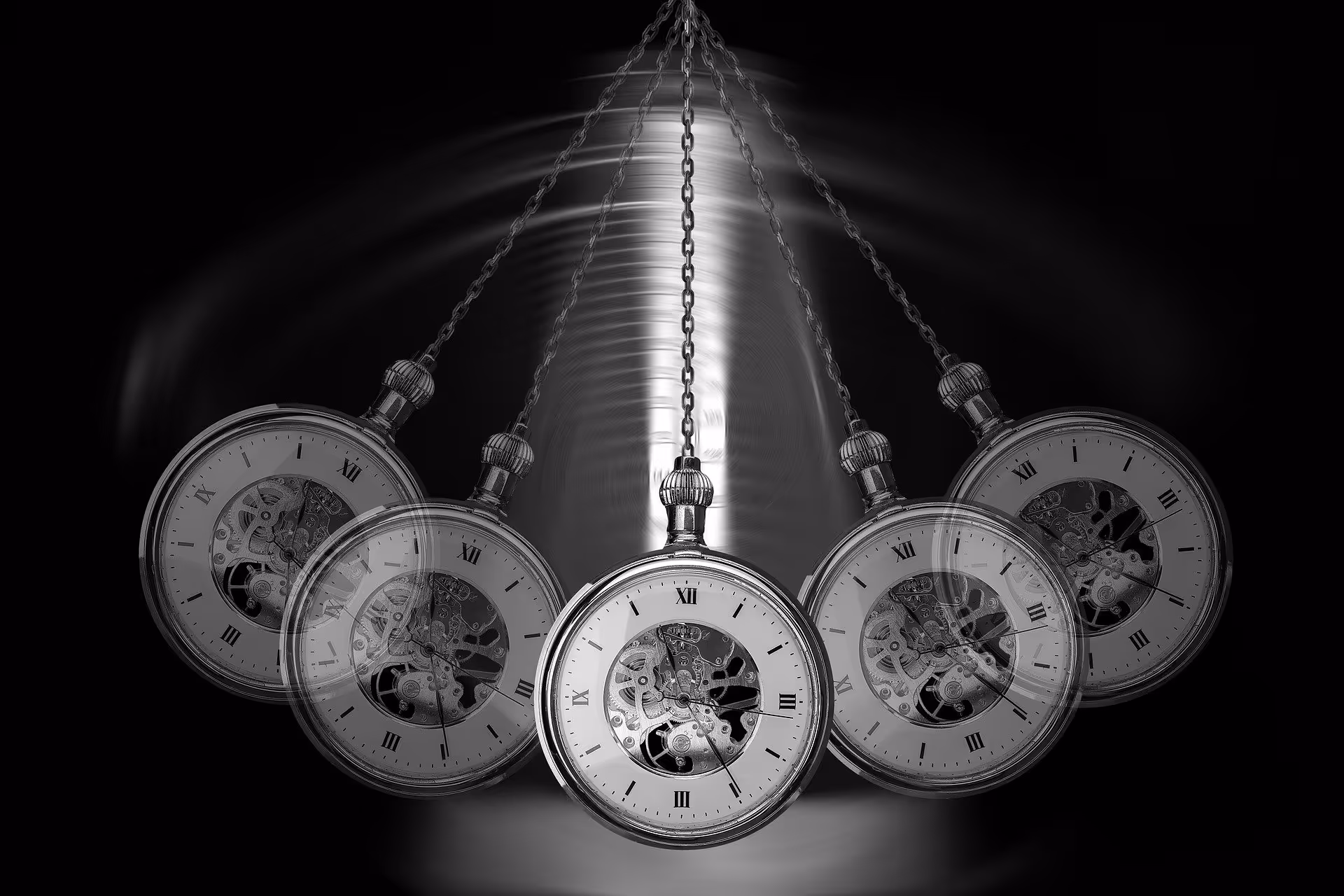 pendule qui se balance pour représenter l'éffet d'hypnose